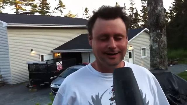 Russ and a black and decker leaf mower in the face смотреть онлайн