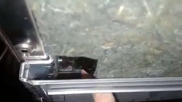 Посудомойка переливает воду смотреть онлайн