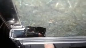 Посудомойка переливает воду