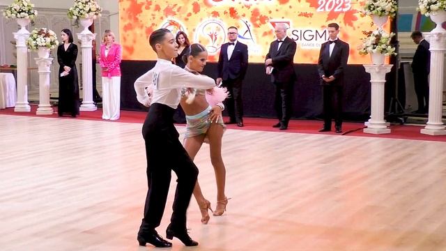 Ча-ча-ча / Хомчик Игнат и Гиль Дарья / Юниоры 2, La (Open) - Турнир "Осенний бал" 25.11.2023 смотреть онлайн