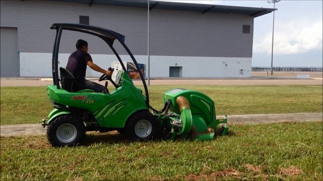 Avant 220 Loader SGP