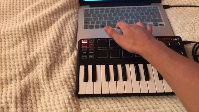Akai MPK Mini смотреть онлайн