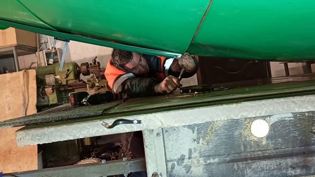 Устанавливаю киль в виде гребенки. смотреть онлайн