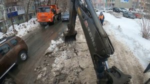 Бессмертные водители. Спасаем маленького.Вычищаем парковочный карман.
