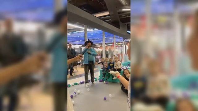 Вселый Хэллуин в Базиллион. Happy Halloween in Bazillion смотреть онлайн