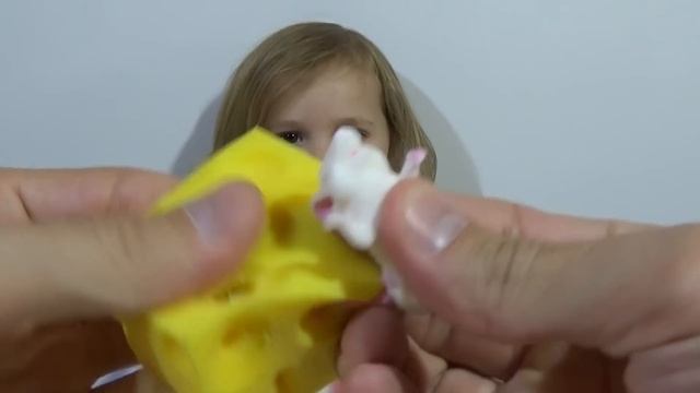 Катя и игрушки для моторики рук смотреть онлайн