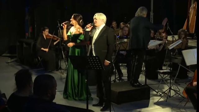 "Дороги любви" Яна Леонтьева и Сергей Зыков- оркестр им. Бадхена-худ. рук. дирижёр- Андрей Медведе смотреть онлайн
