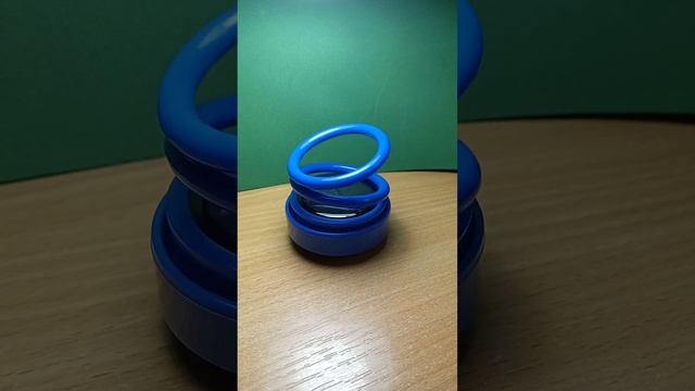 автоаксессуар и ароматизатор на солнечной батарее.оаботает от солнца и лампы дневного света. смотреть онлайн