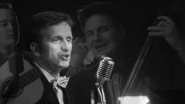 Beyond The Sea / La Mer (Charles Trenet/Bobby Darin cover) - Hit Waves Unplugged смотреть онлайн
