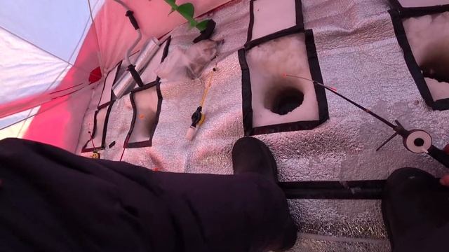 Рыбалка с женой! Есть улов! Рыбалка с комфортом в -30. Зимняя рыбалка с палаткой и печкой. смотреть онлайн