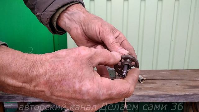 Как снять шестеренку с вала вручную за секунды. Съемник для снятия. Как одеть шестерню быстро. смотреть онлайн