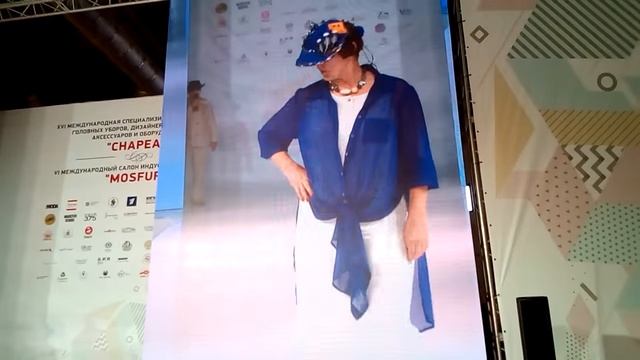 Студия Марии Карпинской в поисках образа на конкурсе авторских эпотажных шляп. смотреть онлайн