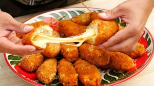 Вот так нужно готовить корн доги с сыром в казане на костре.