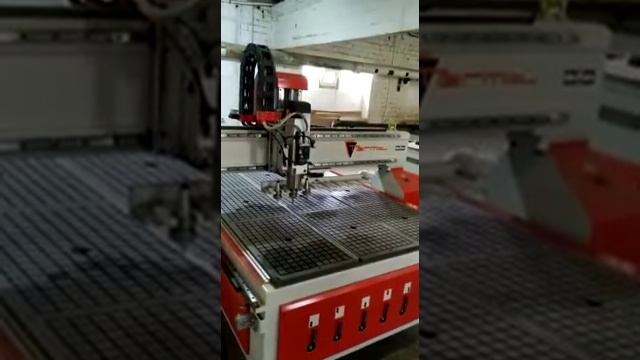 TERMIT 1325 c автоматической линейной сменой под порталом. смотреть онлайн