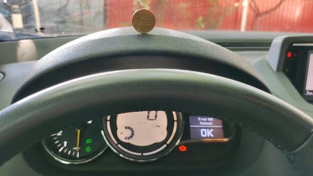 Am pus o monedă pe bordul unui Renault Megane 3 1.5dci,a căzut???? смотреть онлайн