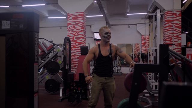 Спорт клуб Зебра Хэллоуин смотреть онлайн