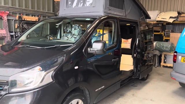 Renault Trafic long wheel base conversion. смотреть онлайн