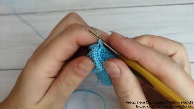 Курс по вязанию куклы крючком "Новогодние малышки". Костюм зайки смотреть онлайн