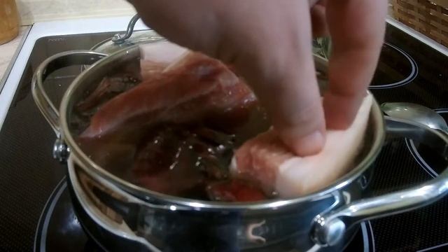 Вареное сало с луковой шелухой быстро , вкусно. смотреть онлайн