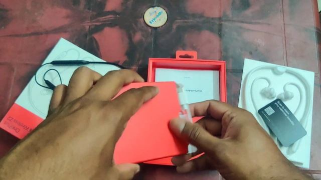 One Plus Bullets Z2 Unboxing & First Look World Fastest Charging NeckBand Under 2000 смотреть онлайн