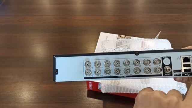 Обзор и распаковка гибридного 16 канального видеорегистратора CMD-DVR-HD2216 смотреть онлайн