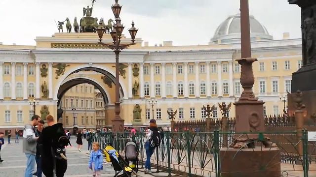 Дворцовая площадь, Зимний дворец.