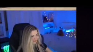 сладкие стоны стримершь прям на стриме!!!