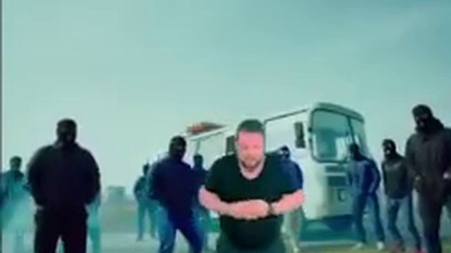 Между нами тает лед смотреть онлайн