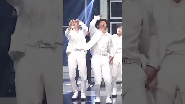 Танец от Чонгука в прекрасный пятничный день#jk #jungkook смотреть онлайн