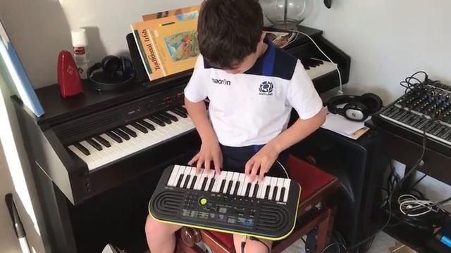 Improvising on a Casio 46 смотреть онлайн