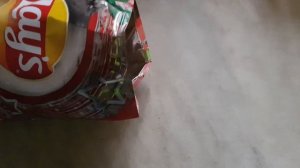Пробую чипсы Lays красная икра новогодний бестселлер