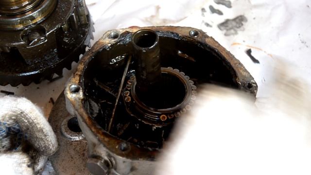 "ХАЛК" Треснул редуктор. Замена приводного корпуса моста Днепр-16, обычным. смотреть онлайн