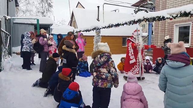 Новогодние елки 2022 смотреть онлайн