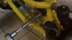 Ставим капролоновые втулки в армотизаторы на квадроцикл MotoLand WILD TRACK PRO