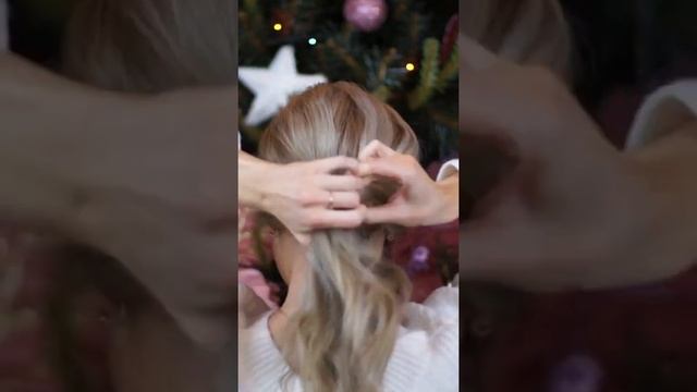 Посмотрите, насколько просто сделать красивую причёску с ободком самой себе за 5 минут! / Easy updo смотреть онлайн