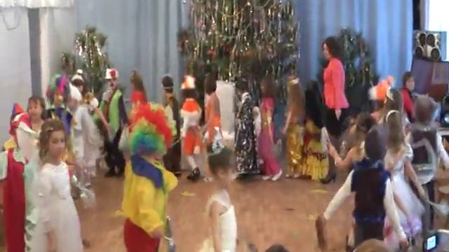 Новый год.Вход. смотреть онлайн