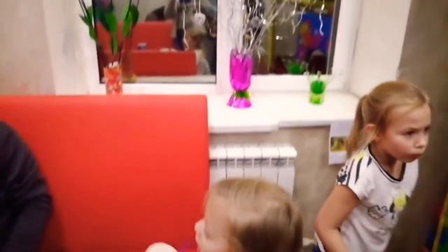 Чикен Пицца +детская игровая комната/Мукбанг/ Mukbang смотреть онлайн