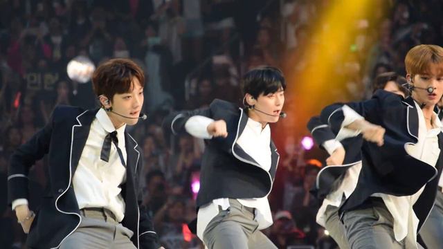 Kcon LA 2017 [BEST HD FANCAM]👑 Wanna One👑Never💖Pick Me смотреть онлайн