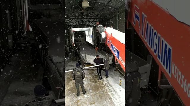 Фуры буксуют, камаз эвакуатор 14.12.22 смотреть онлайн