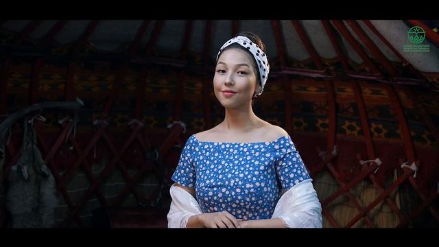 Как менялась мода в Кыргызстане за 100 лет / 100 Years of Beauty смотреть онлайн