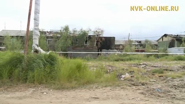 Жители Якутска дежурят перед своим домом, опасаясь поджогов смотреть онлайн