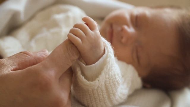 НЕ ДЕЛАЙ ТАК С РЕБЕНКОМ | 10 ошибок в уходе за младенцем которые выдают в вас неопытного родителя смотреть онлайн
