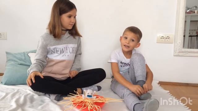 Игра Yeti in den spaghetti!!! смотреть онлайн