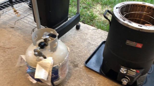 How To Deep Fry A Turkey | No Oil | Big Easy смотреть онлайн