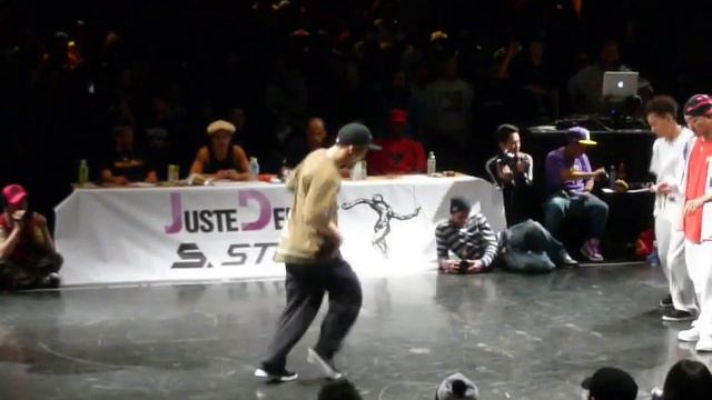 JUSTE DEBOUT 2012 Hyrossi&SHUHO vs so deep FINAL BATTLE смотреть онлайн
