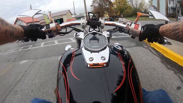 Ride around town on my shadow 750! смотреть онлайн
