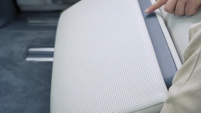 Шаттл будущего. Минивэн Zeekr 009 смотреть онлайн