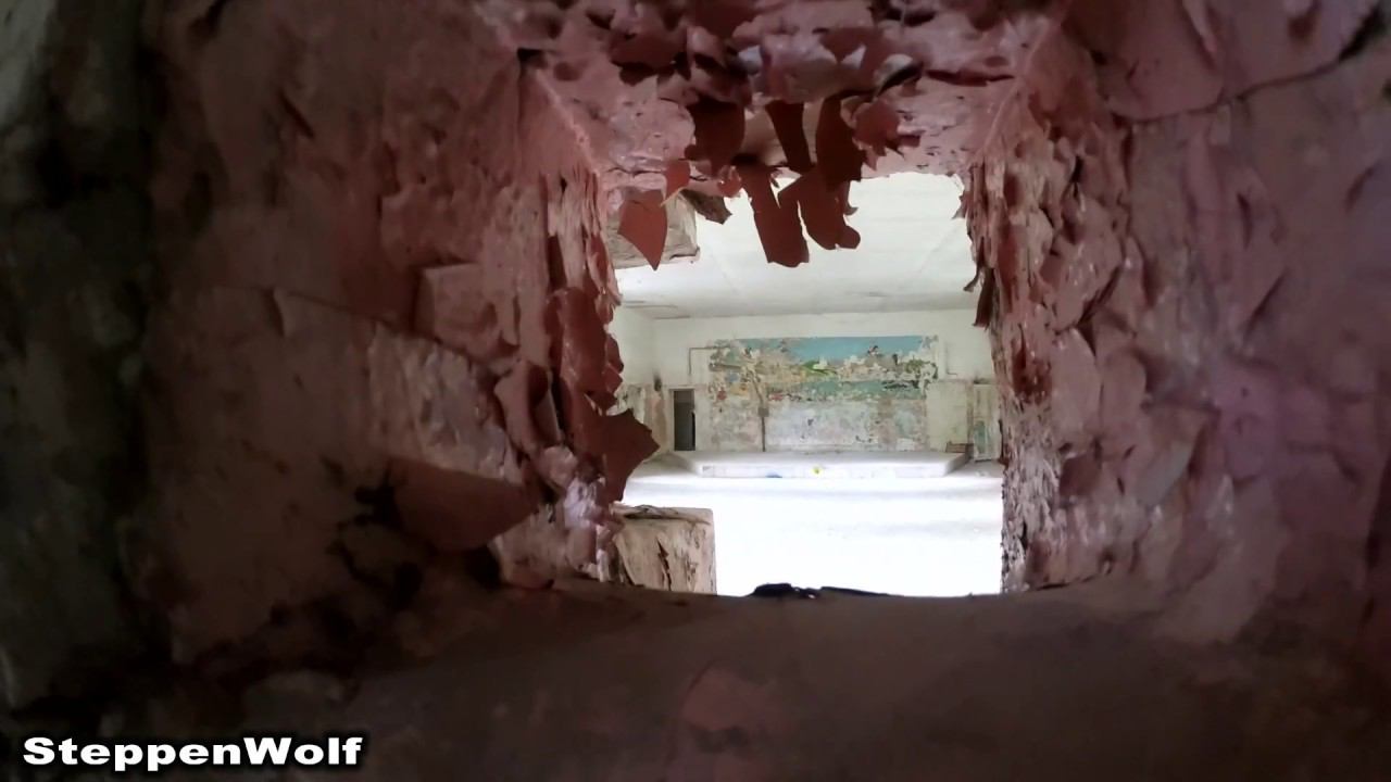 Кинотеатр или Клуб / заброшенный в лесу / Заброшенный ДОЛ / Фрески на стенах смотреть онлайн