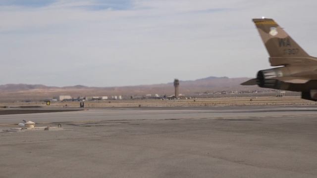 F-16 Aggressor Camouflage Schemes смотреть онлайн