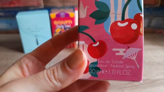 Покупки парфюмерии. Лето 2022. смотреть онлайн